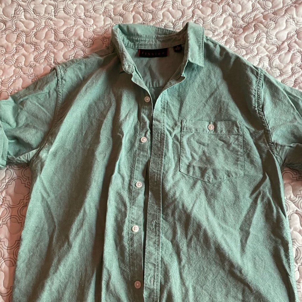 Men’s short sleeved button down